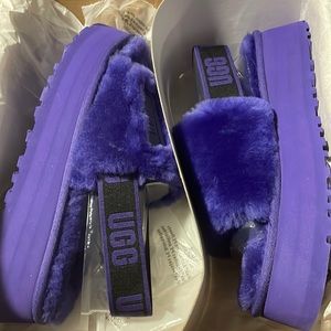 PURPLE UGG PLATFORM SLIPPERS